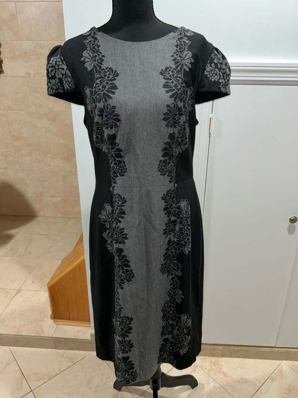 Black Floral Jacquard Short Sleeve Dress